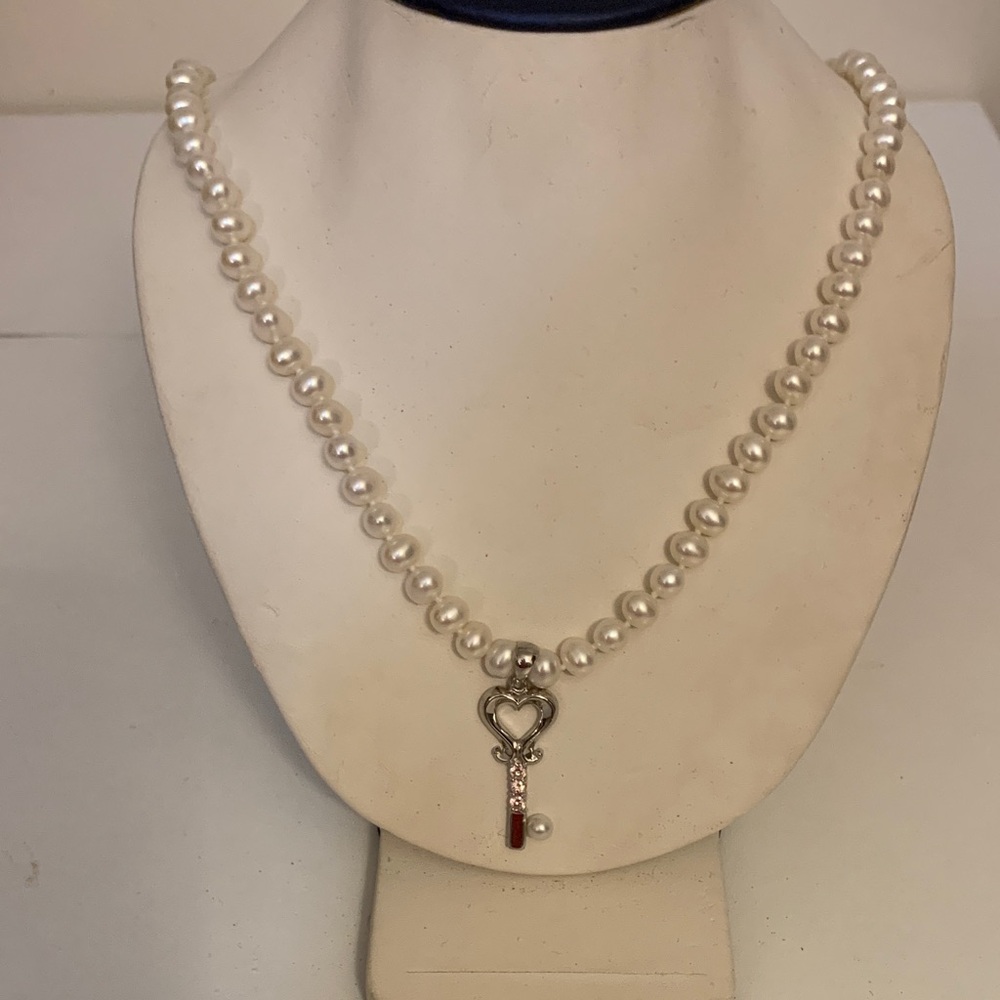 Elegant White Pearl Necklace with Heart Pendant